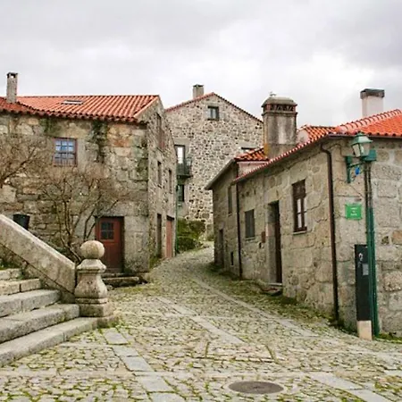 House With 3 Bedrooms In Lajeosa With Wonderful Mountain View Enclosed Garden And Wifi 45 Km From The Slopes Lajeosa (Coimbra)